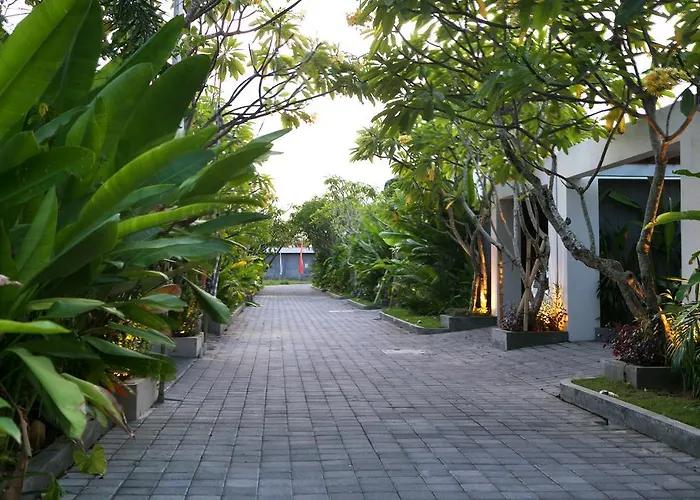 Kedonganan Villa *