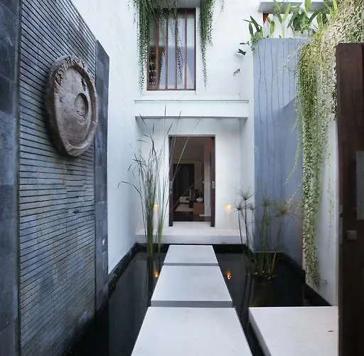 Kedonganan Villa *